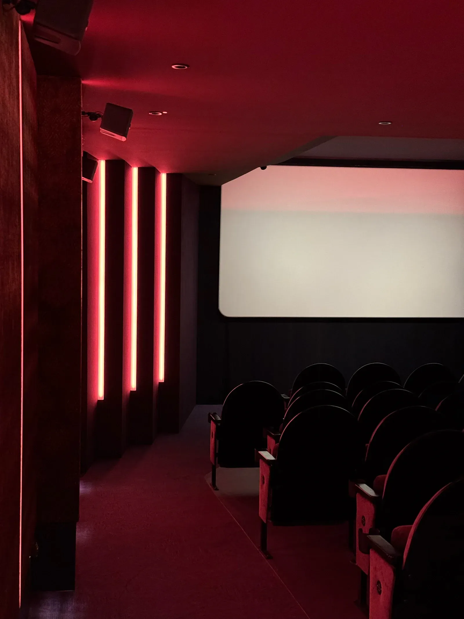 Placeholder — replace with a real home cinema photo